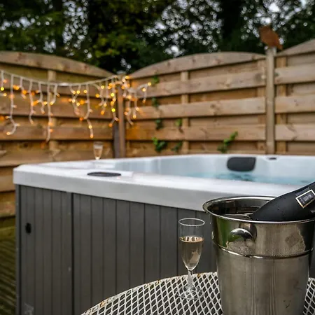 La Vieille Ferme Et Son Jacuzzi Hébergement de vacances