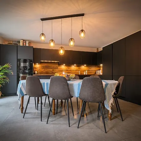 La Vieille Ferme Et Son Jacuzzi *