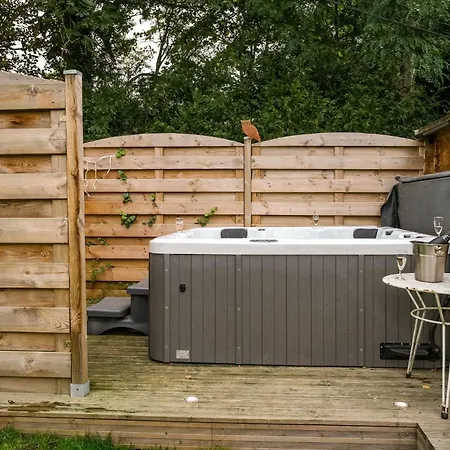 La Vieille Ferme Et Son Jacuzzi