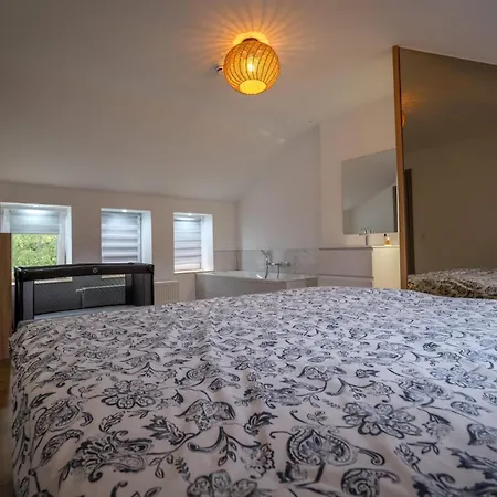 La Vieille Ferme Et Son Jacuzzi Dom wakacyjny *